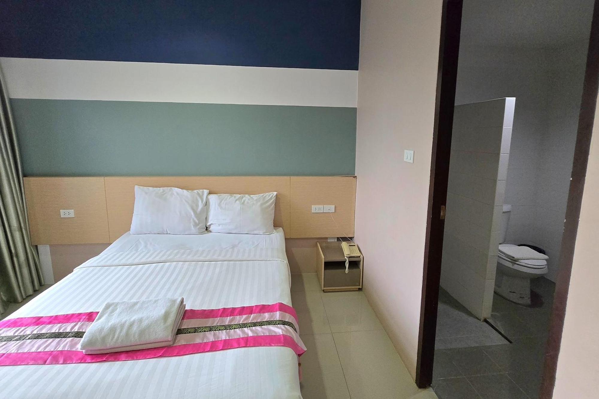 Jj Residence Phuket Town Extérieur photo